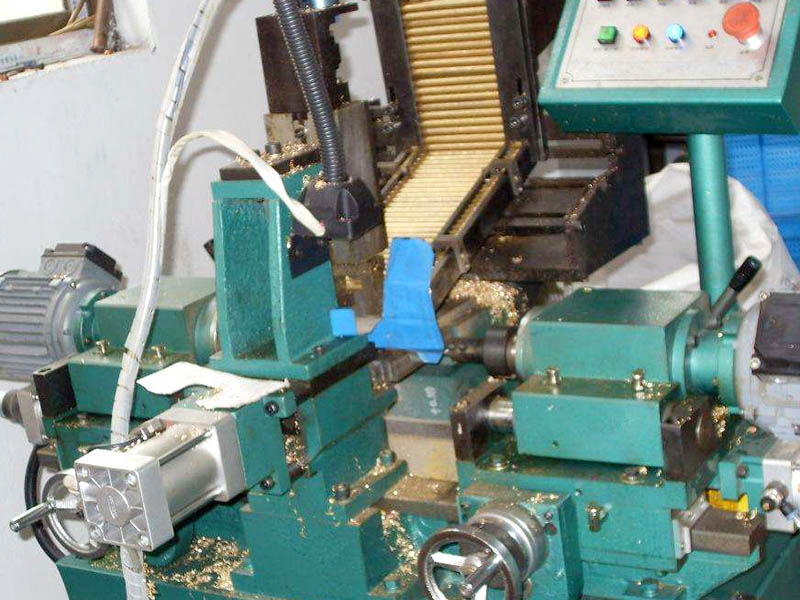 自動(dòng)鉆攻機(jī)需要調(diào)試多久？